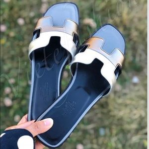 NIB Hermes Oran Two Tone Metallic Black and Gray Sandals Size 36